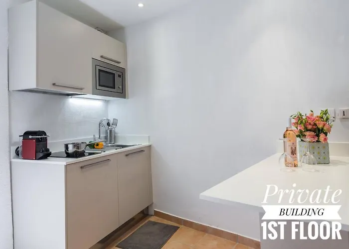 Private Building, 4 Apts, Unique At Nice- Old Town Appartement *