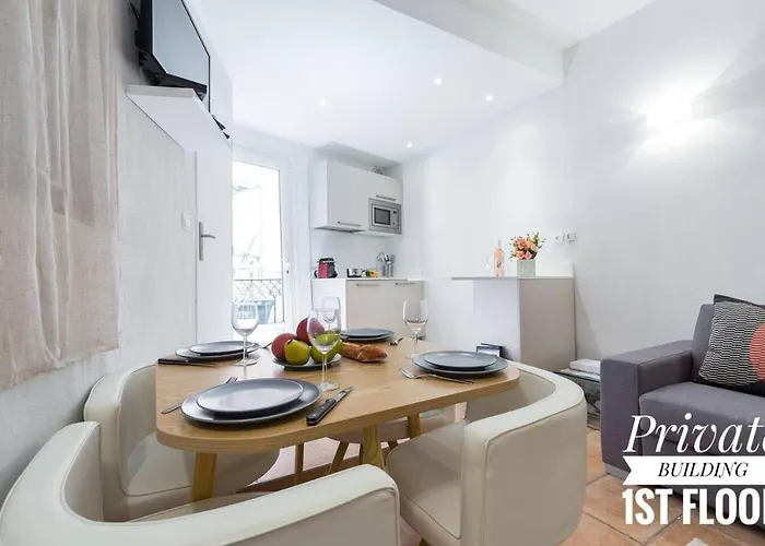 Private Building, 4 Apts, Unique At Nice- Old Town