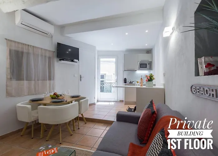 Private Building, 4 Apts, Unique At Nice- Old Town アパート ニース