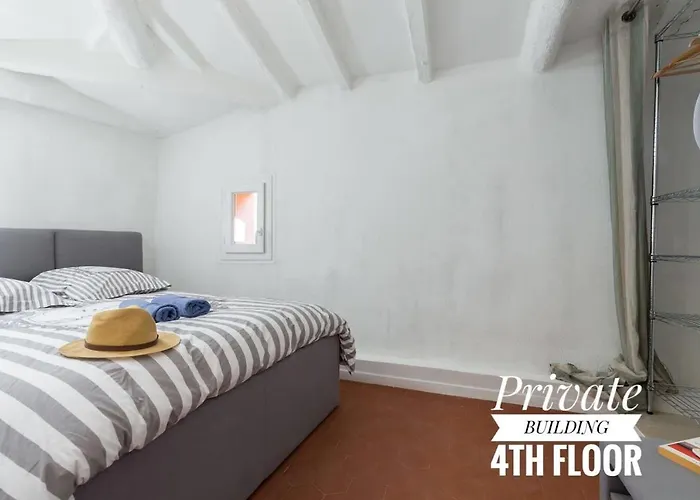 Private Building, 4 Apts, Unique At Nice- Old Town *