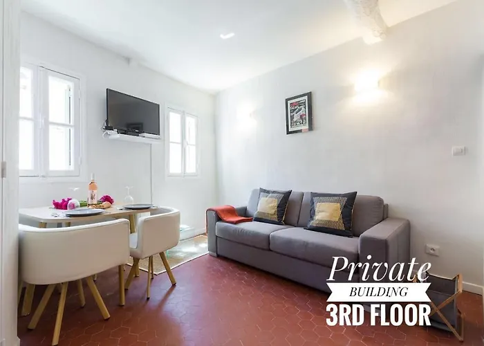 Private Building, 4 Apts, Unique At Nice- Old Town Апартаменты