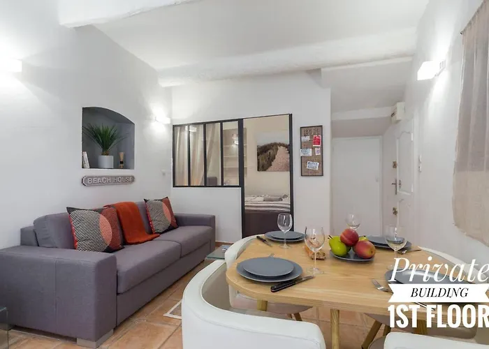 Private Building, 4 Apts, Unique At Nice- Old Town Apartment